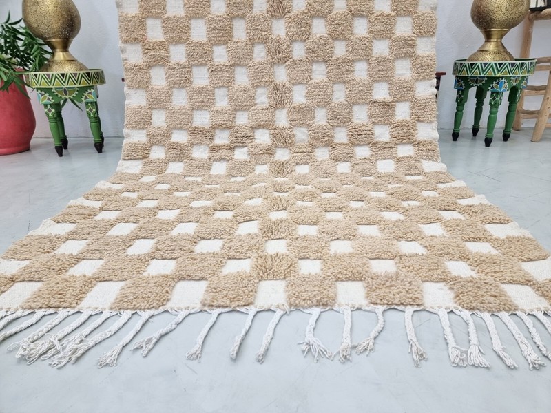 Moroccan Handmade Beni Ourain Rug4'9x7'6 Berber Checkered Beige & White Wool Rug gallery