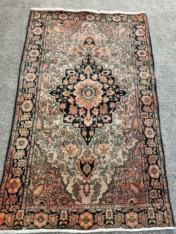 1890s/1900 Farahan Sarouk Rug, 36 x 57", Ivory background with Medallion gallery