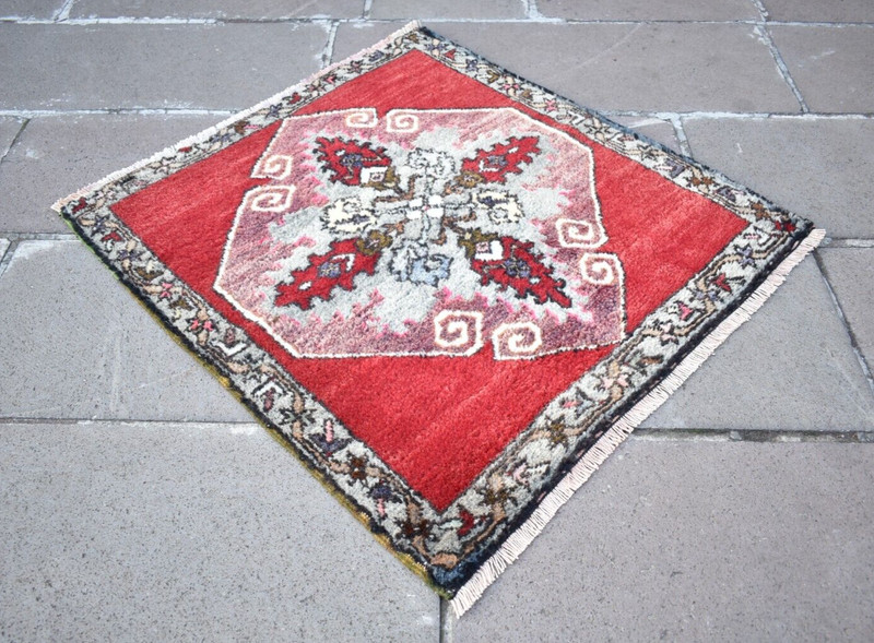 Vintage Turkish Rug 29'' x 30'' Anatolian Kirsehir Rug Hand-knotted Wool Rug gallery