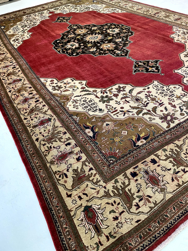 Antique Oriental Hand-Knotted Wool Area Rug Red/Ivory/Beige/Black 10'9" x 17' gallery