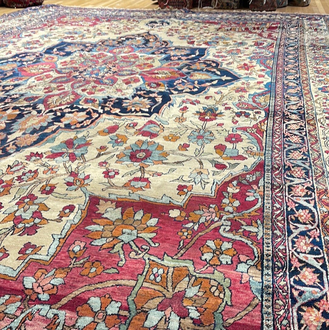 Rug Antique Ravar 10x17,6, Museum Quality gallery