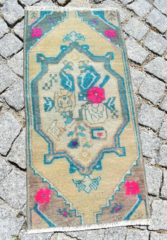 Vintage Rug 1'3'' x 2'6'' ft Anatolian Muted Dye Oushak Small Area Wool Rug gallery