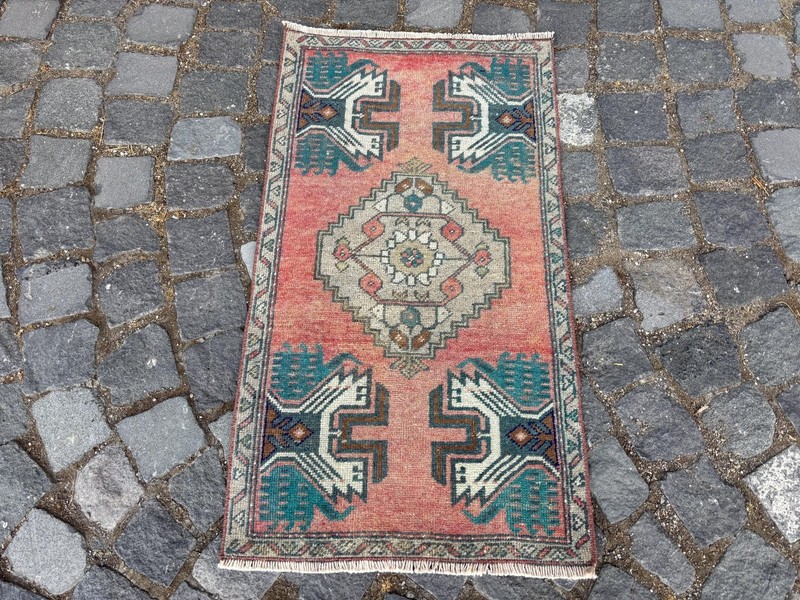 Vintage Turkish Wool Rug Handknotted Bohemian Doormat (1,6 x 2,7 ft) gallery