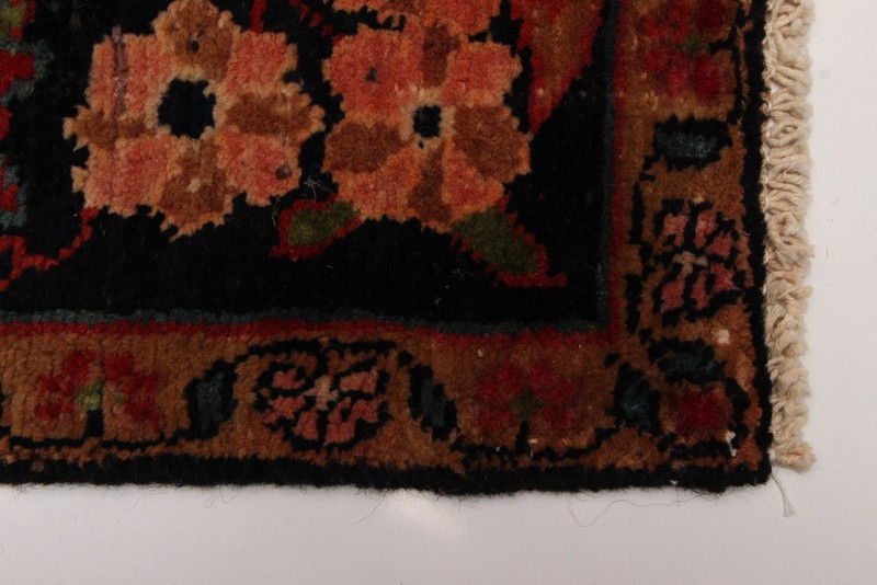 Vintage 6'9" x 10'4" Traditional Hand Knotted Vegetable Dye Wool Area Rug gallery