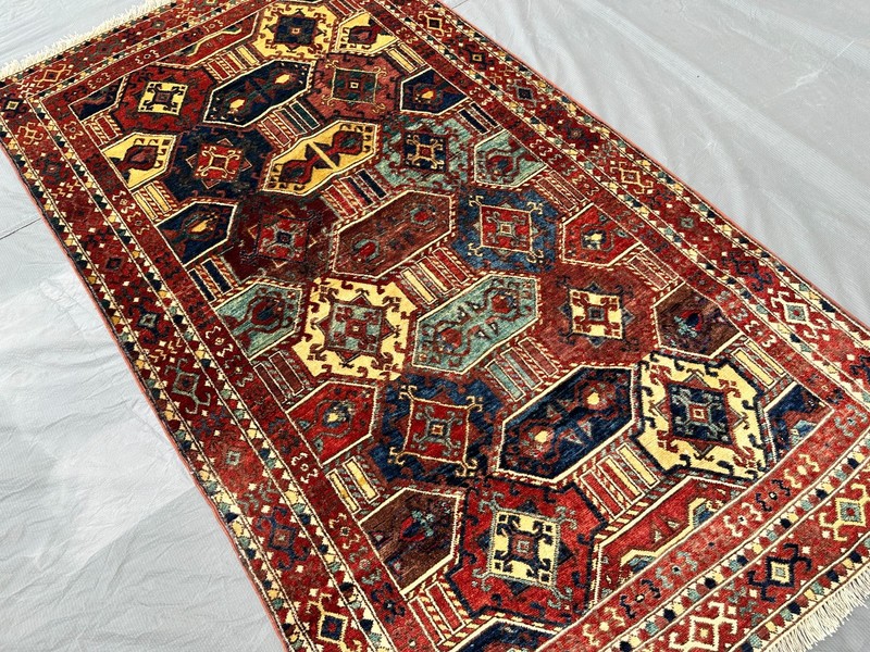 COLLECTORS' ITEM Vintage Stunning Natural Vegetable Dye Fine Quality Shirvan Rug gallery