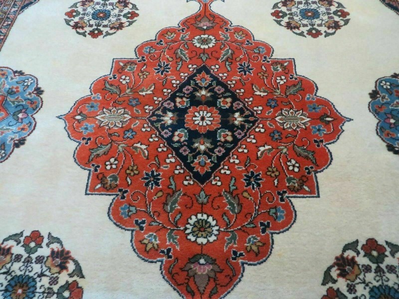 Indian Oriental Rug 9x12 Semi Open Field Medallion Ivory Tomato Red Handmade gallery