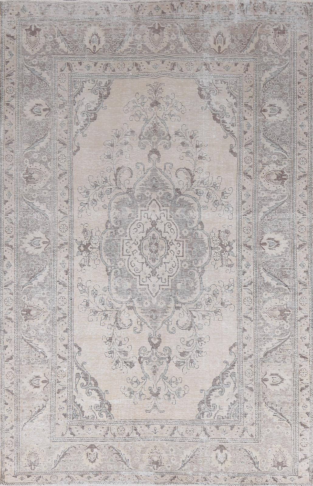 Distressed Floral Area Rug 6x10 Ft Handmade Wool Carpet Beige / Gray Medallion gallery