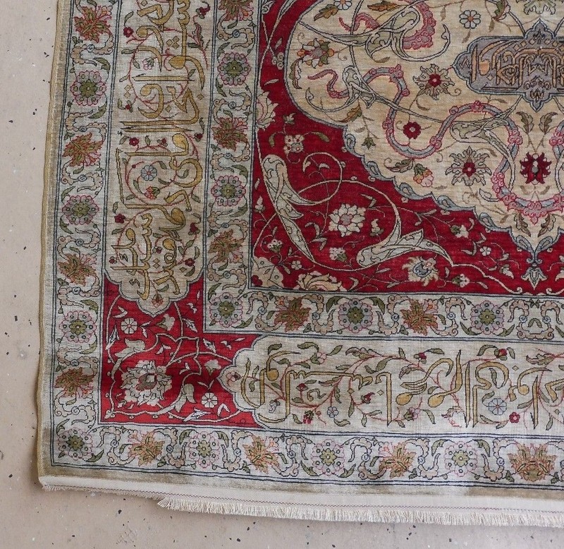 MAGNIFICENT 4' X 6' SIGNED SILK AND GOLD THREAD HEREKE ORIENTAL RUG gallery