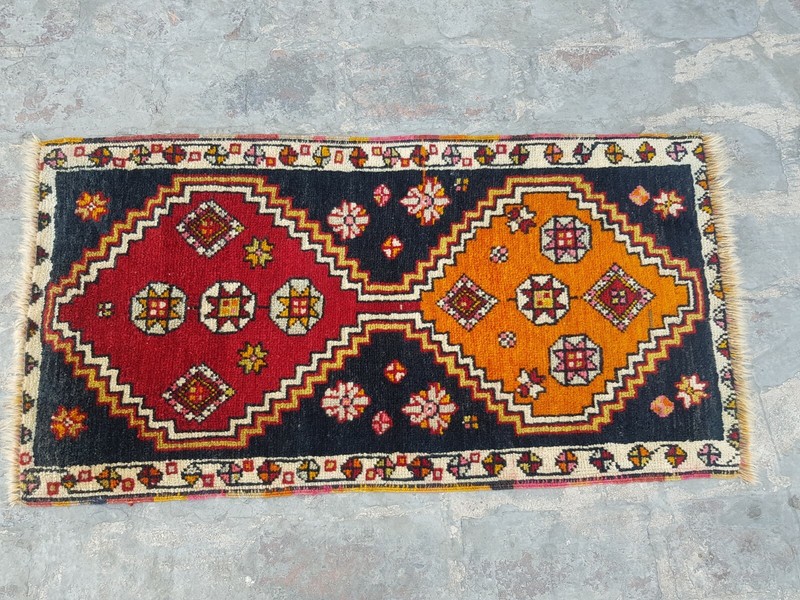3'3"×1'8" ft Vintage mini Rug Nomadic/Oriental Tribal Rug Doormat low pile gallery