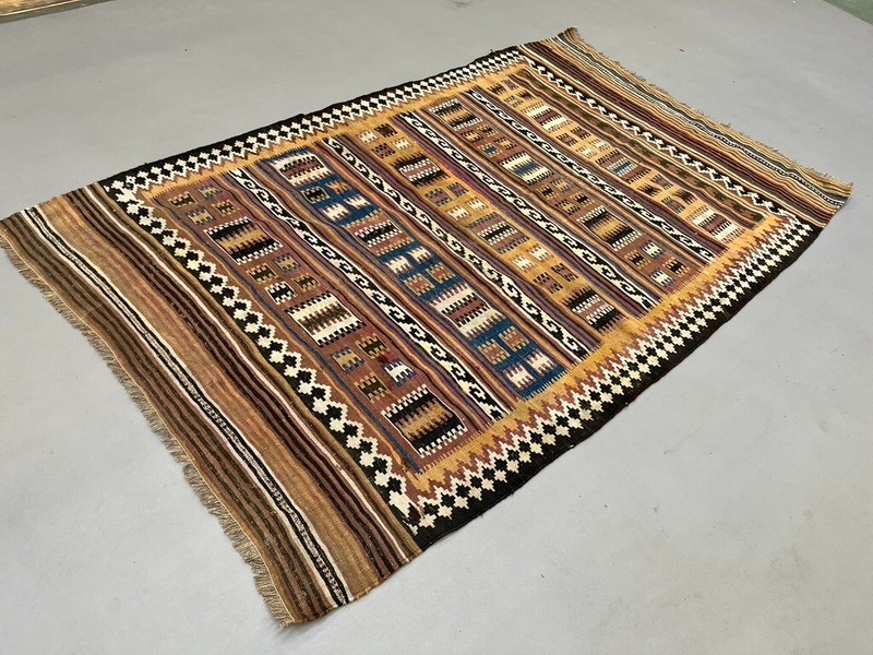 Antique Qasgai Kilim 254x154 cm Wool Kelim Rug Large Red, Black, 2474 gallery