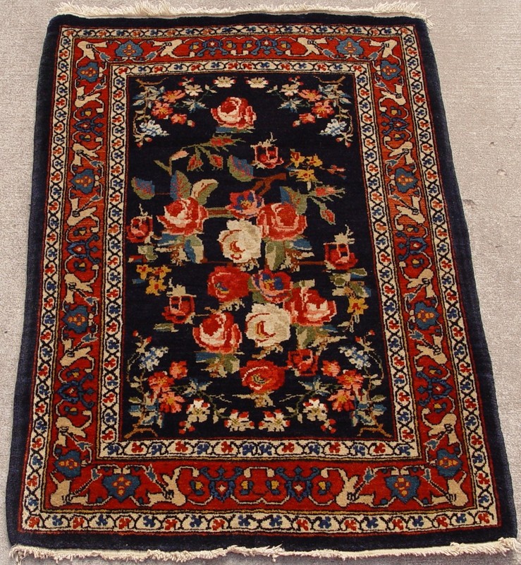 Saroukk Hand Knotted Wool Rug - Antique 1920s - Rose Bouquet - (2' x 3') gallery