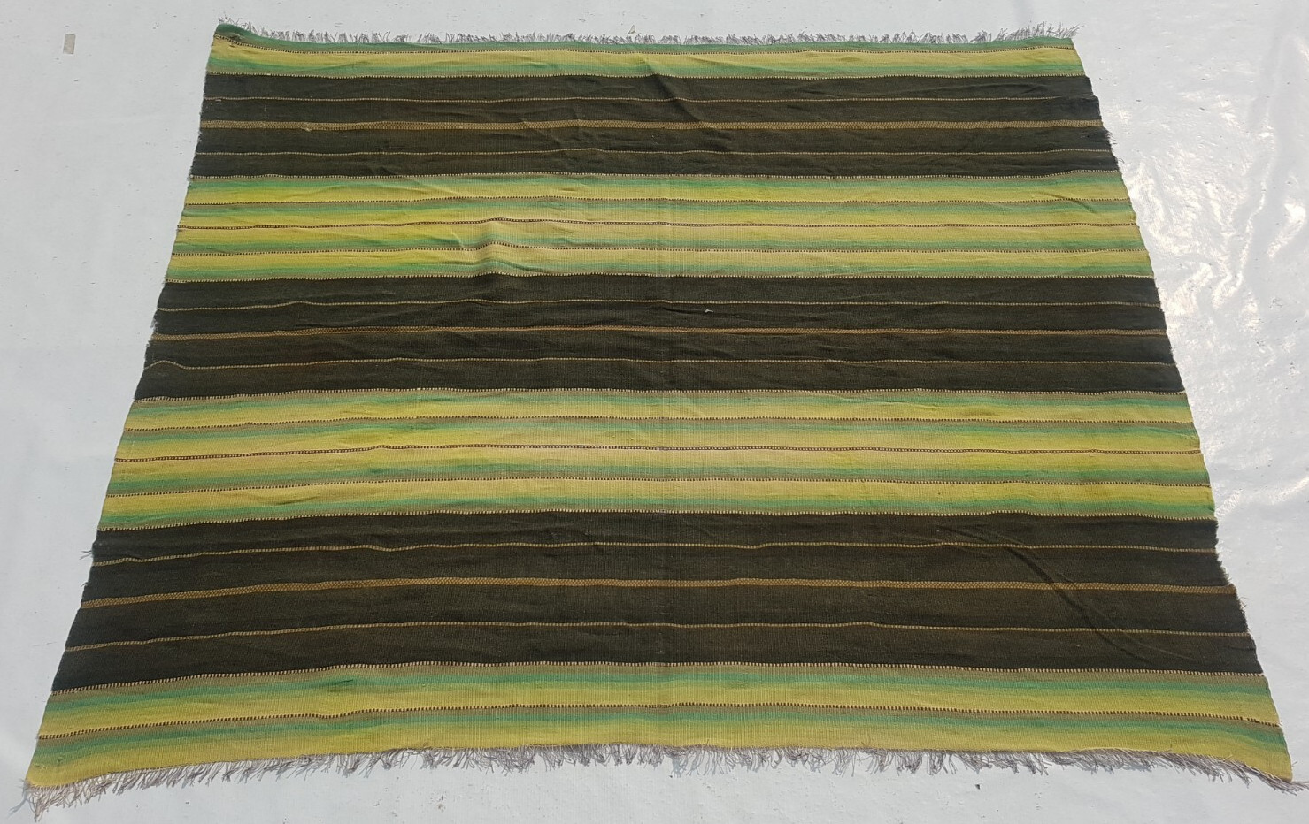 Vintage Traditional Handcrafted Lovely Striped Rug for Home Décor 155x134 cm gallery