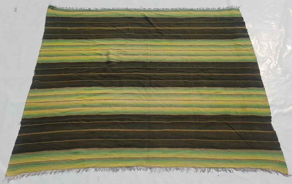 Vintage Traditional Handcrafted Lovely Striped Rug for Home Décor 155x134 cm