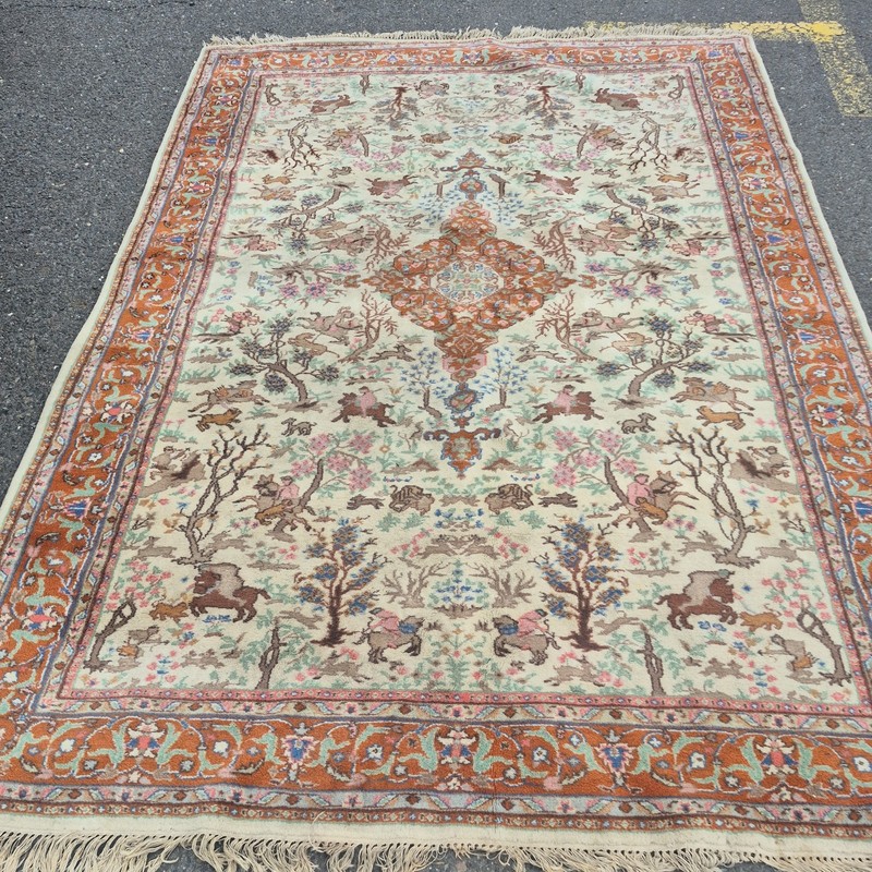 Tabris 6' X9.5' ft On Very Good Condition semi antique Knotted Animals Nice gallery