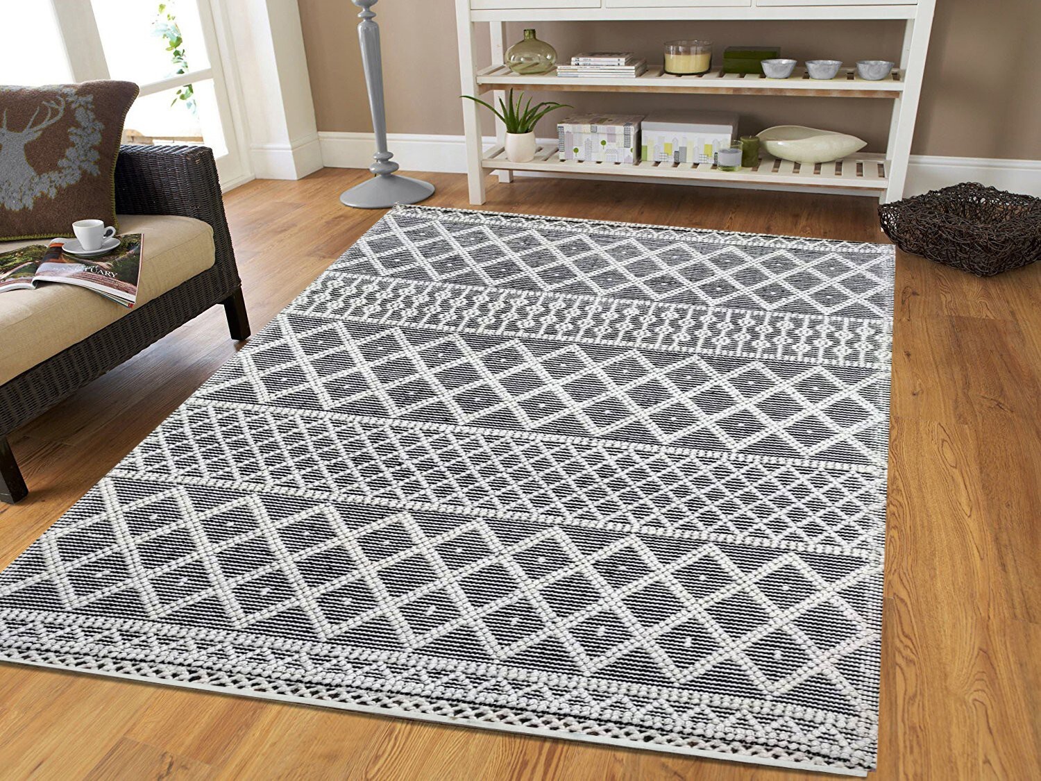 3.3x5,4x6,6x9,5x6.7,2.6x4,2.3x5 Handmade Black Ivory Hand-Woven Area Rug gallery