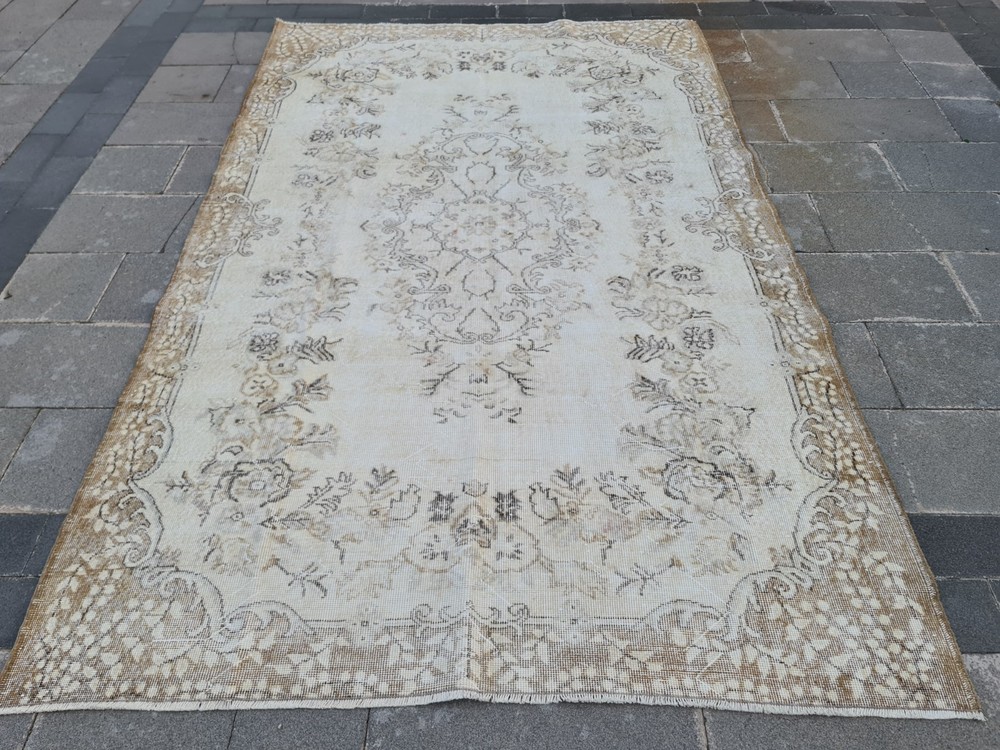 Vintage Turkish Oushak Rug 6x10 Gold Ivory Medallion Distressed Wool Carpet