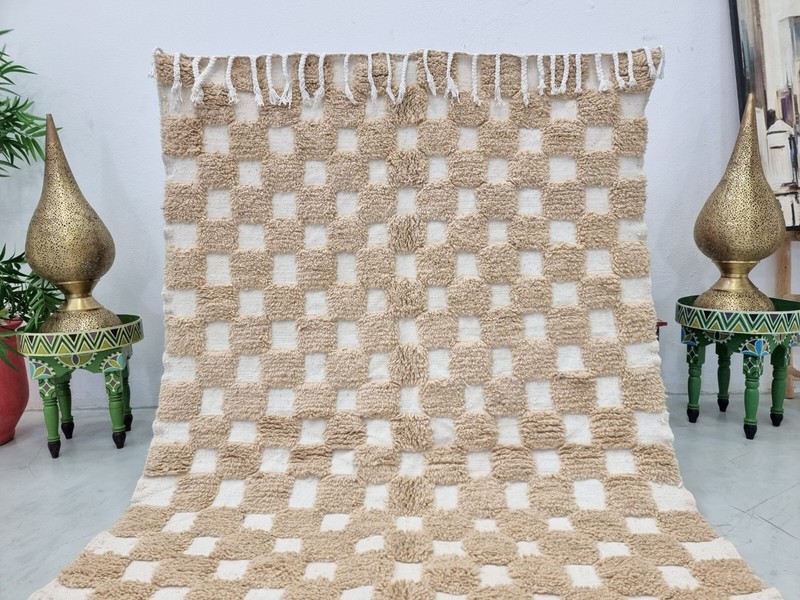 Moroccan Handmade Beni Ourain Rug4'9x7'6 Berber Checkered Beige & White Wool Rug gallery