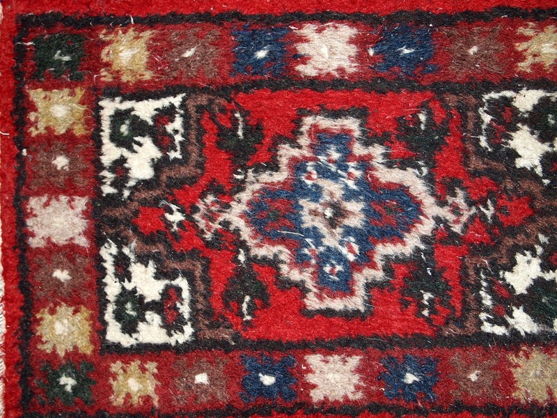 Handmade Vintage Rug 1.3' x 1.9' (40cm x 59cm) 1970s gallery