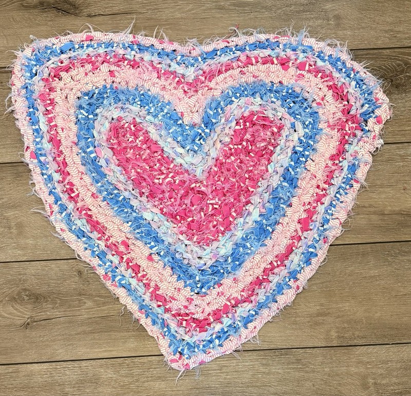 Vtg Handmade Heart Braided Rag Rug Pink Blue Valentine Primitive 26” Folk Art gallery