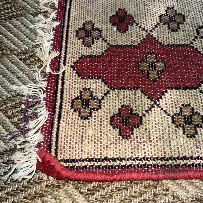 VTG. Small Anotalian Turkish Wool rug Geometric Design Good Vintage Condition gallery