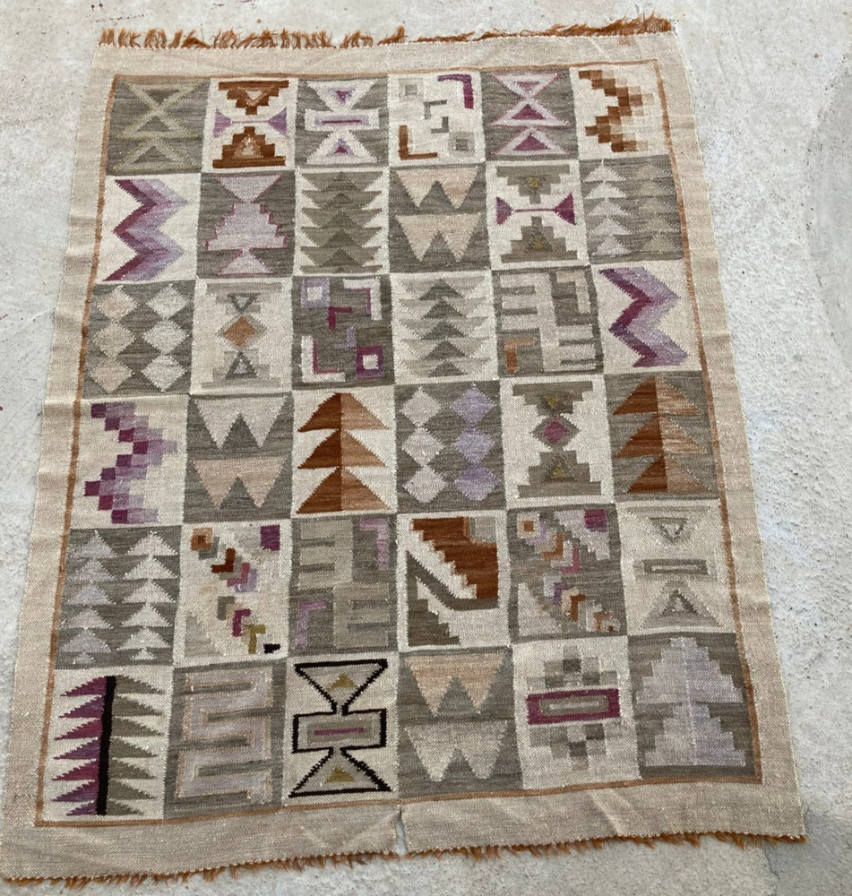 Vintage Handmade Traditional Turkish Anatolian Wool Kilim Area Rug 144x113 cm