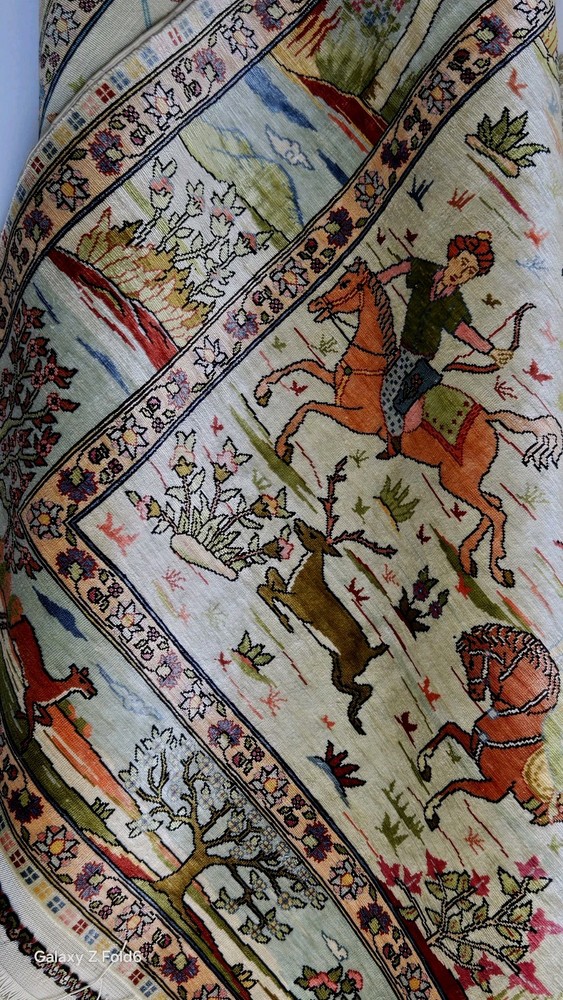 FASCINATING FINE 100% SILK GENUINE SIGNED TURKISH HEREKE RUG 12 X 12 , 900kpsi