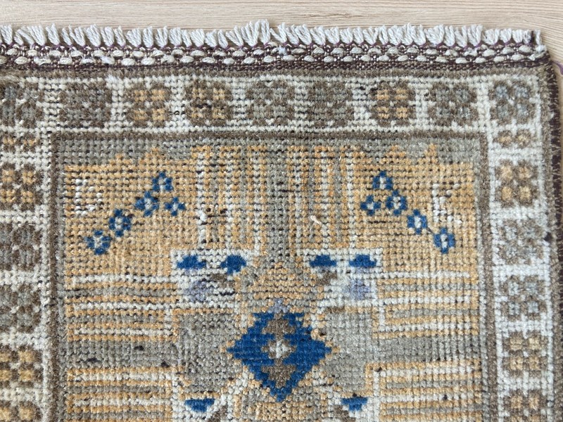 Brown rug, Turkish rug, Vintage Rug, Square rug, Wool rug, Doormat, 1.1 x 1.1 ft gallery