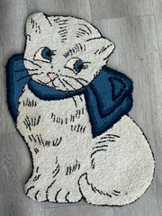 Amazing~Vintage~Antique~Hand Made~Hand Hooked~Cat Shaped Rug~With Bow~Rare Find!