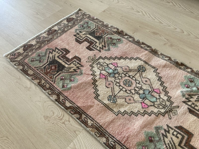 Pink rug, Turkish small rug, Vintage Rug, Oushak rug, Doormat rug, 1.6 x 3.5 ft gallery