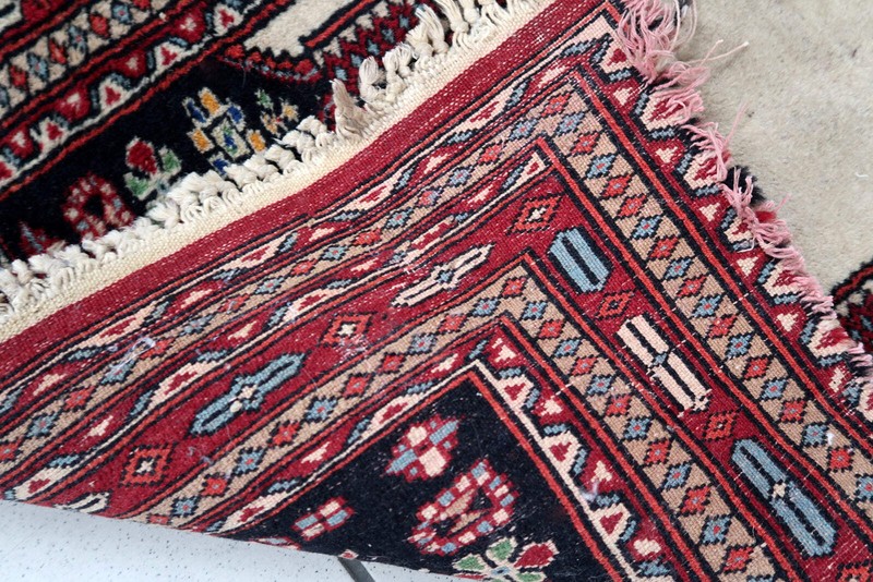 Handmade vintage Pakistani Lahore prayer rug 1.9' x 3' (60cm x 93cm) 1970s - 1C8 gallery