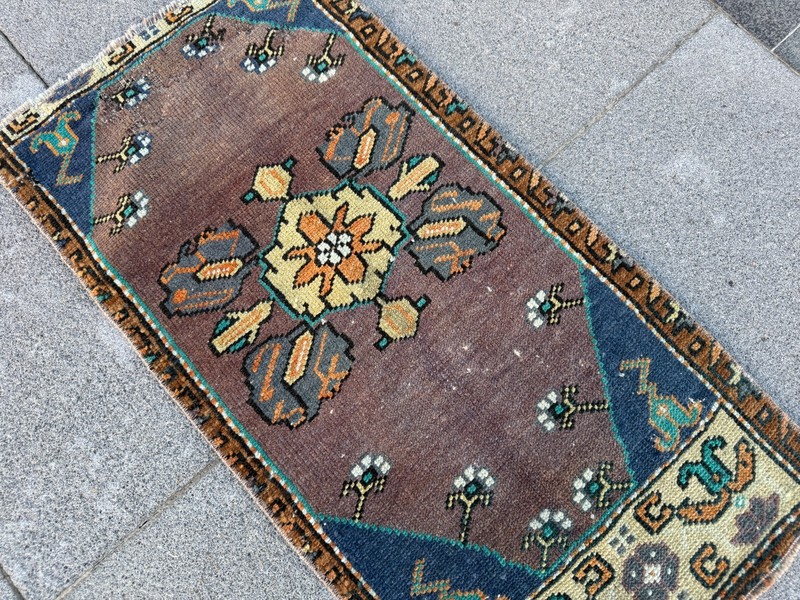 Handwoven Turkish Accent Rug 1.3x2.6 Ft Vintage Wool Entryway Mat Tribal Decor gallery