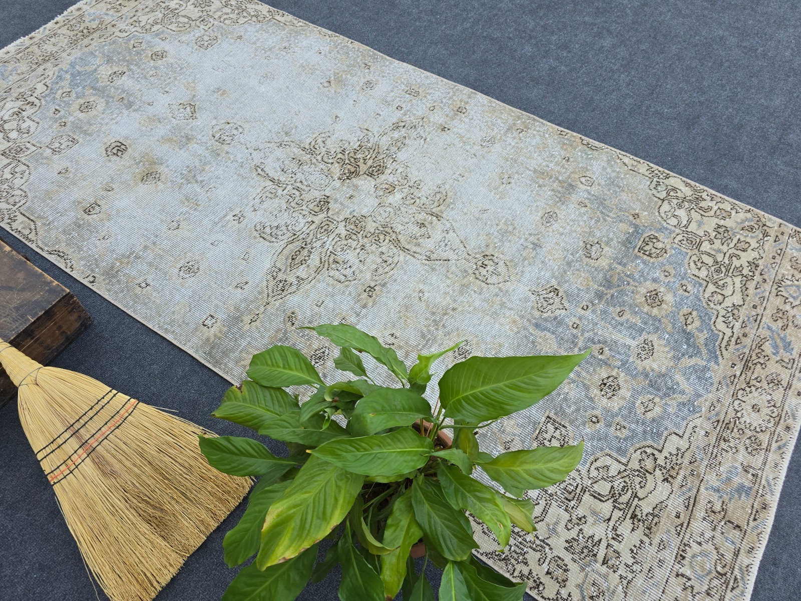 4' x 8' Vintage Runner Rug, Turkish Oushak Wool Beige Gray Brown Hallway Runner gallery