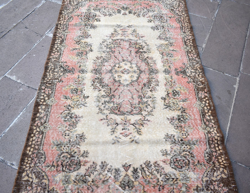 Turkish Rug 46'' x 82'' Vintage Muted Dye Oushak Rug Hand-knotted Wool Rug gallery