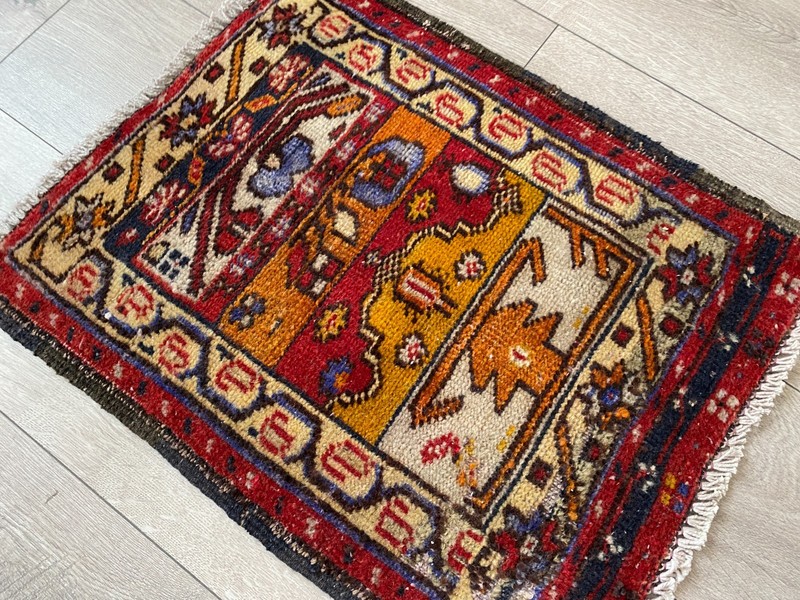 Square rug, Colorful rug, Vintage mini rug, Turkish rug, Small rug, 1.5x1.8 ft gallery