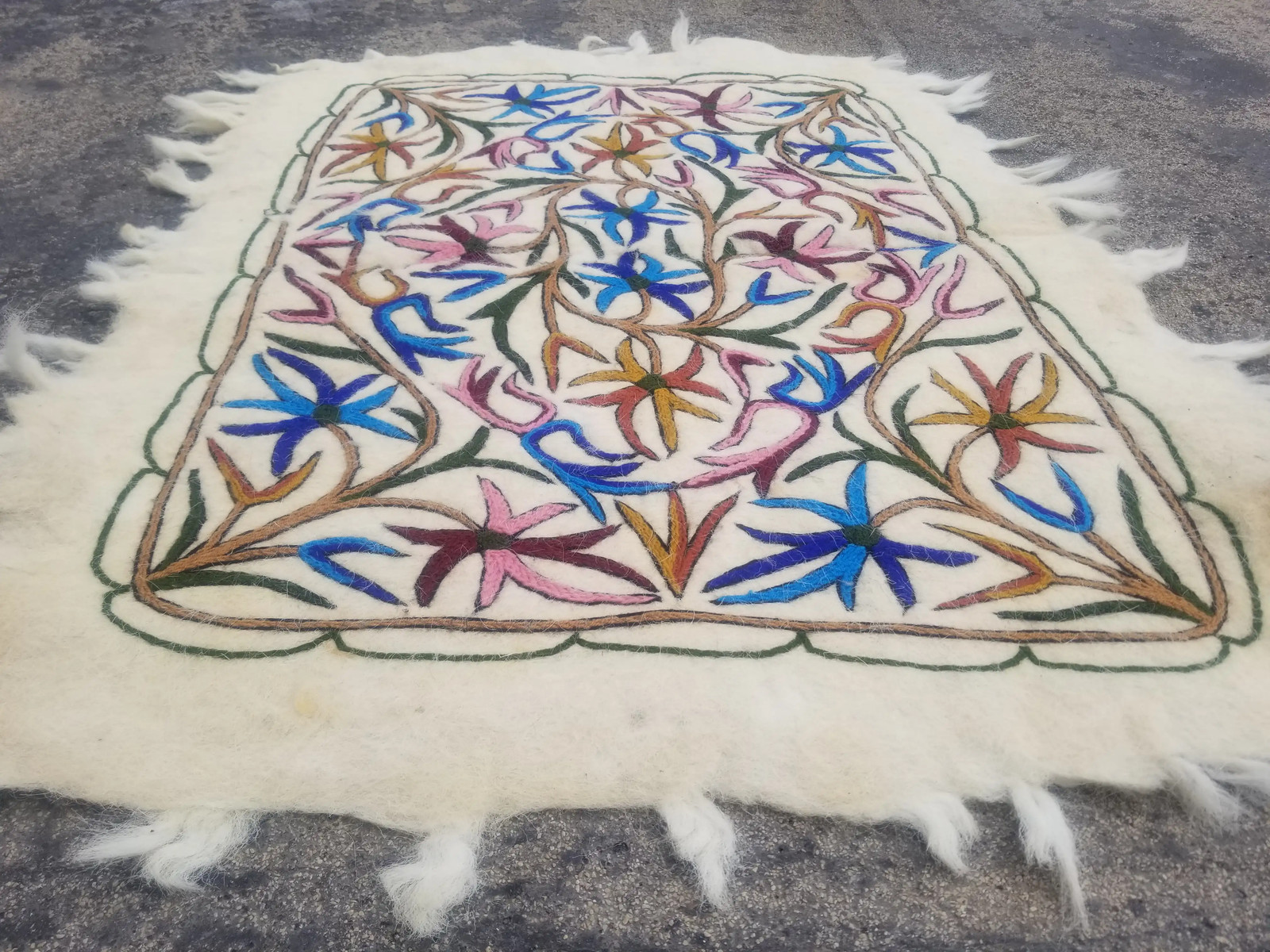 Vintage Traditional Handmade Kashmiri Namda Wool Multicolor Rug 2.7x2.0 ft gallery