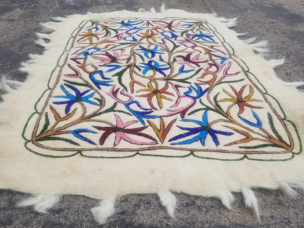 Vintage Traditional Handmade Kashmiri Namda Wool Multicolor Rug 2.7x2.0 ft