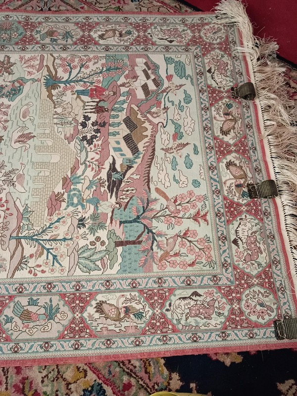 100% KNOTTED WALL RUG gallery