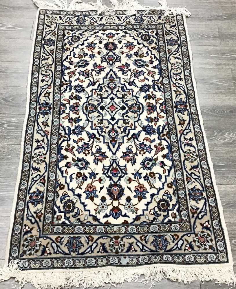 Exquisite Hand-knotted Rug 3'2"X 5'17"