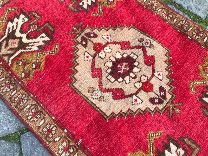 Turkish Vintage Small Rug Handmade Wool Bohemian Bath Mat Rug 1,4 x 2,6 ft gallery