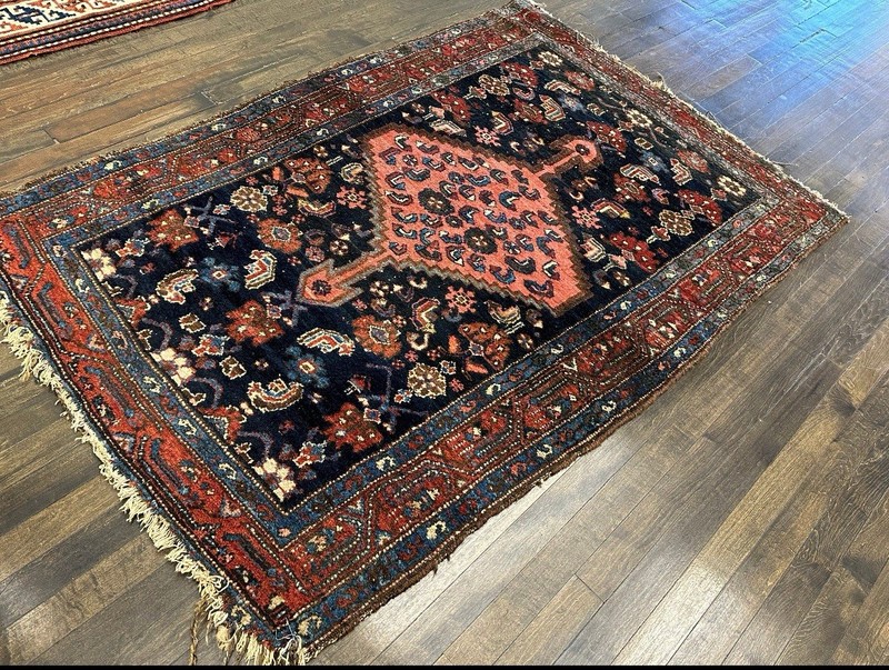 Antique LILIHAN Rug c.1920 Gorgeous Vegetable Dye Colors Great Condition 3’5x5’3 gallery
