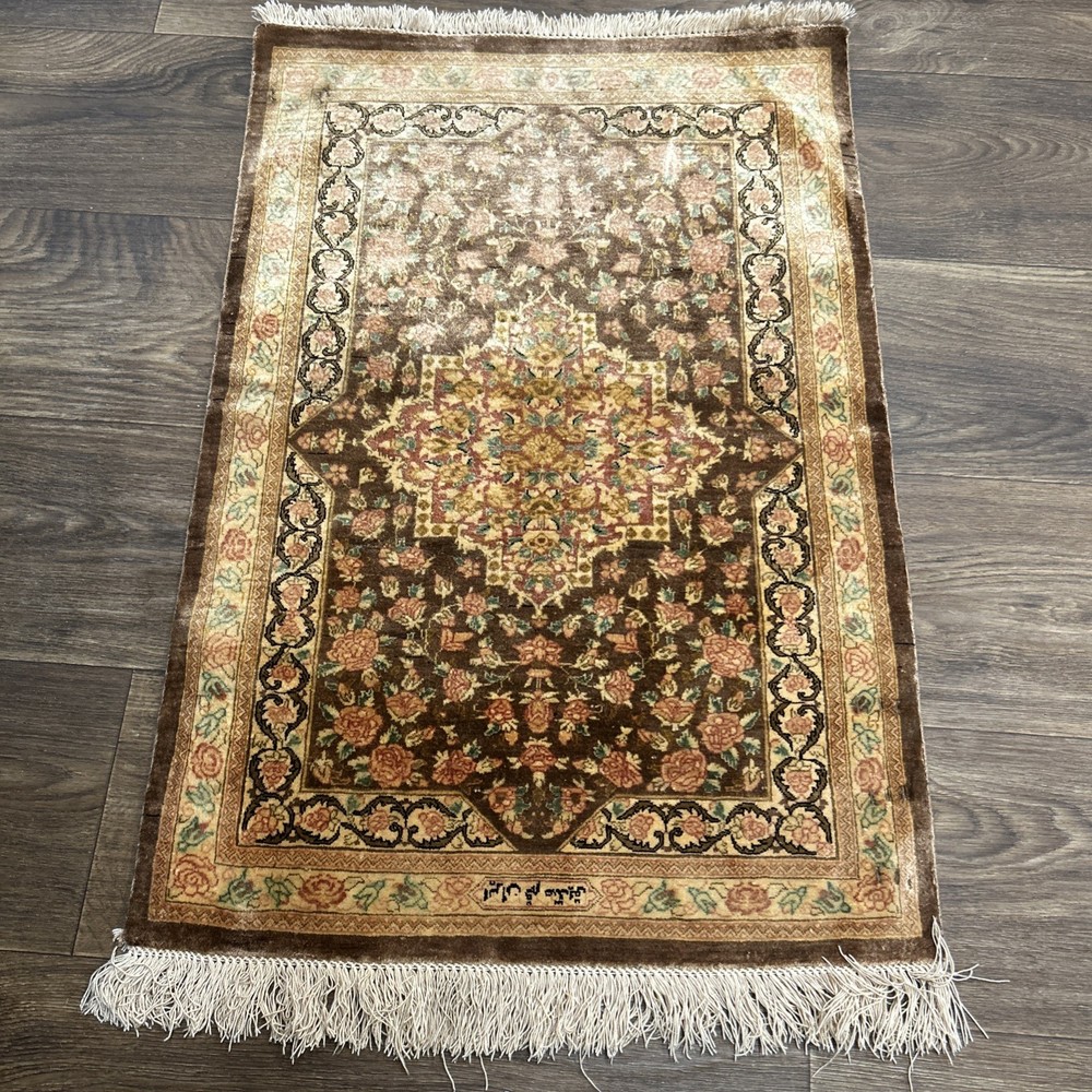 Indian Kashmiri Pure Silk Rug 2x3 , Floral Design, Very Fine 380 KPSI, Flowers