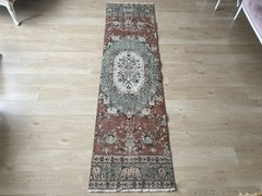 Red rug, Turkish rug, Vintage Rug, Narrow rug, Runner rug, 2.5 x 9.4 ft