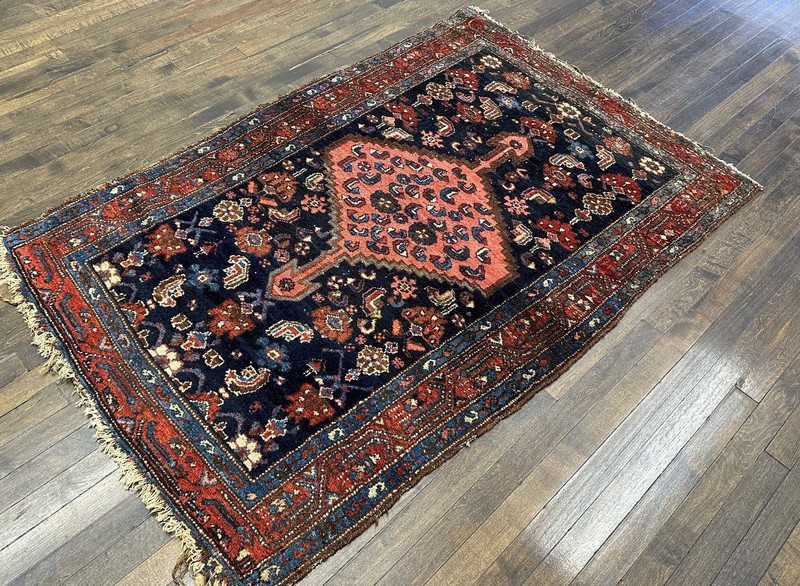 Antique LILIHAN Rug c.1920 Gorgeous Vegetable Dye Colors Great Condition 3’5x5’3 gallery