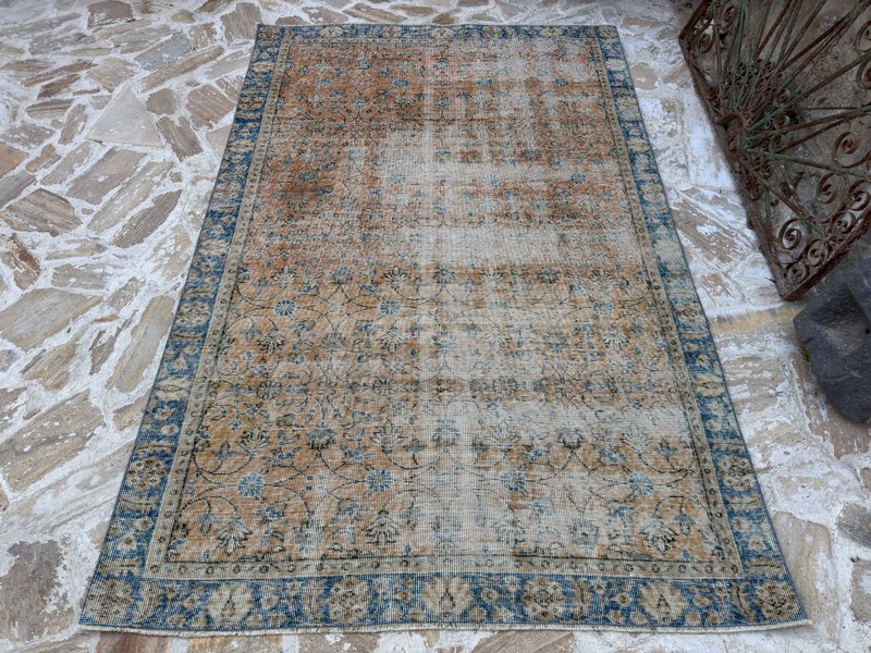 5x8 Room Size Turkish Rug – Pale Orange and Blue Tones – Hand-Knotted Vintage gallery
