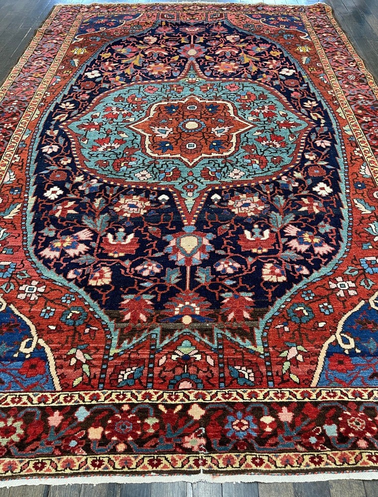 Extremely Rare And Gorgeous Kermann Rug circa 1920 Unique Color+Design 4’7x6’10”