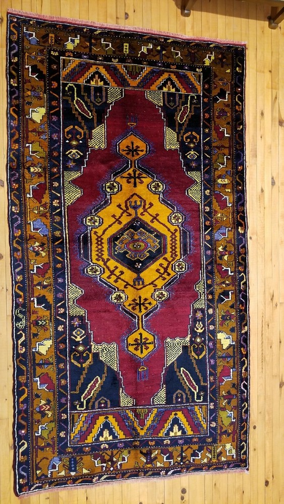 Exquisite Antique 1900-1930s Lambs Wool Pile Natural Dye Area Rug 4'6''x8'6''