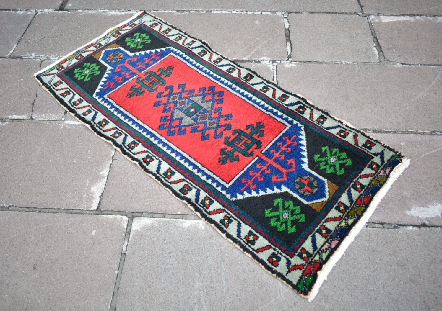 Turkish Rug 21'' x 43'' Vintage Konia Rug Hand-knotted Rug Small Wool Area Rug gallery