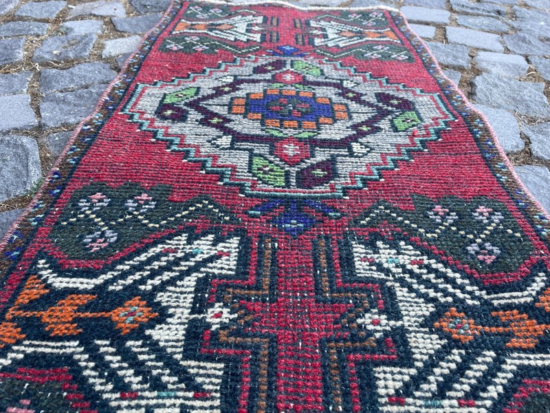 Turkish Vintage Small Rug Handmade Wool Bohemian Bath Mat Rug 1,5 x 3,0 ft gallery