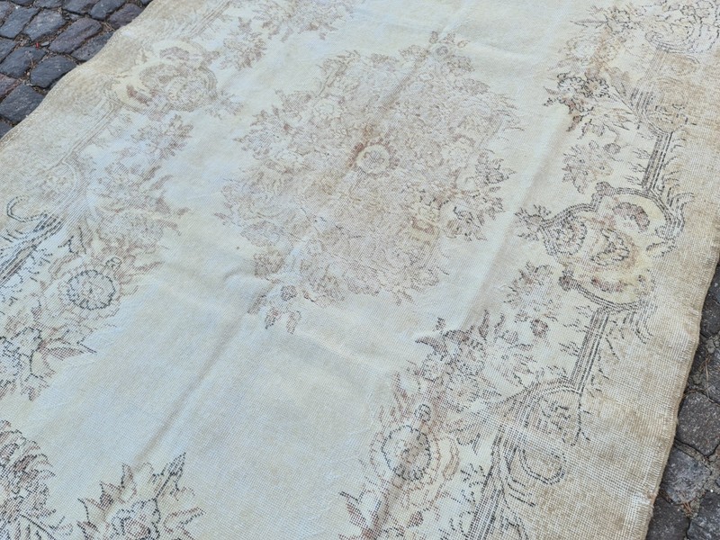 Vintage Turkish Rug 5.7x9.2 ft | Hand-Knotted Anatolian Area Carpet | Distressed gallery