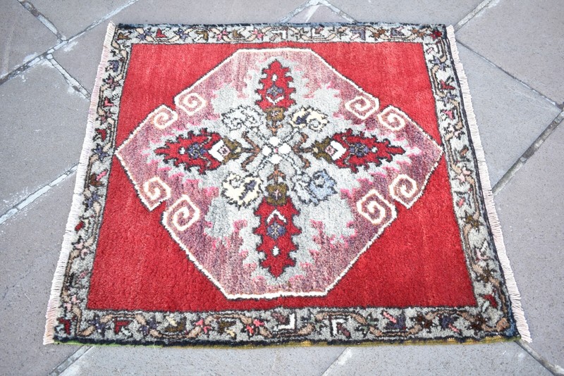 Vintage Turkish Rug 29'' x 30'' Anatolian Kirsehir Rug Hand-knotted Wool Rug gallery